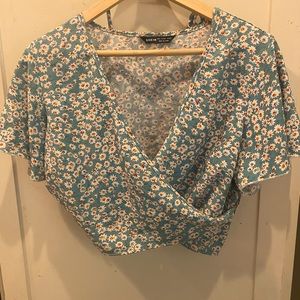 Shein Crossed top Floral sexy and fresh